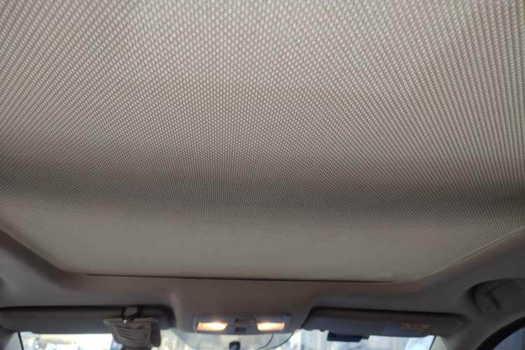 Used Suzuki S-Cross 2015 1.4T Automatic Two-Wheel Drive Prestige Model Headliner