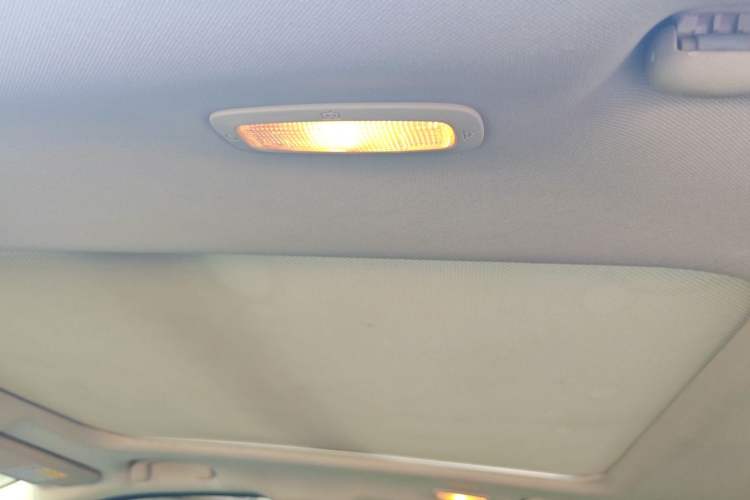 Used Suzuki S-Cross 2015 1.4T Automatic Two-Wheel Drive Prestige Model Headliner