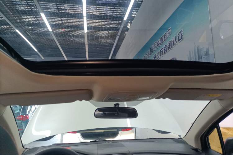 Used Suzuki S-Cross 2015 1.4T Automatic Two-Wheel Drive Prestige Model Headliner