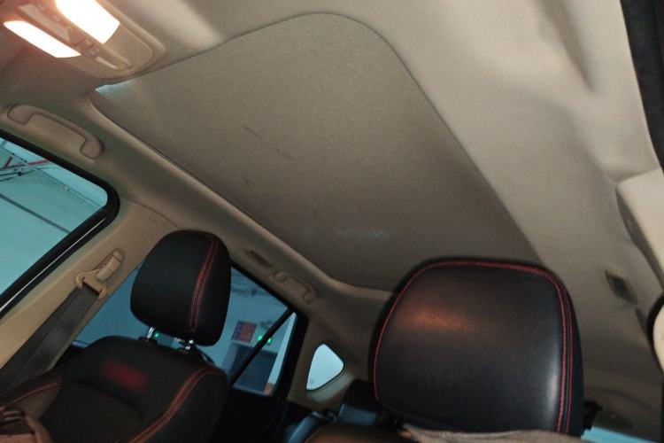 Used Suzuki S-Cross 2015 1.4T Automatic Two-Wheel Drive Prestige Model Headliner