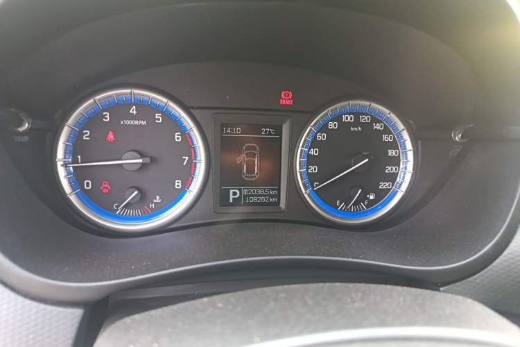 Used Suzuki S-Cross 2015 1.6L CVT Two-Wheel Drive Entry-Level Trim Instrument Cluster