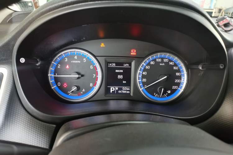 Used Suzuki S-Cross 2015 1.6L CVT Two-Wheel Drive Entry-Level Trim Instrument Cluster