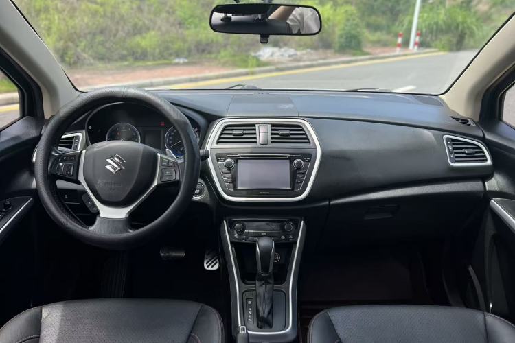 Used Suzuki S-Cross 2015 1.6L CVT Two-Wheel Drive Elite Version Interior 1