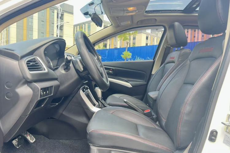 Used Suzuki S-Cross 2015 1.6L CVT Two-Wheel Drive Elite Version Interior 2