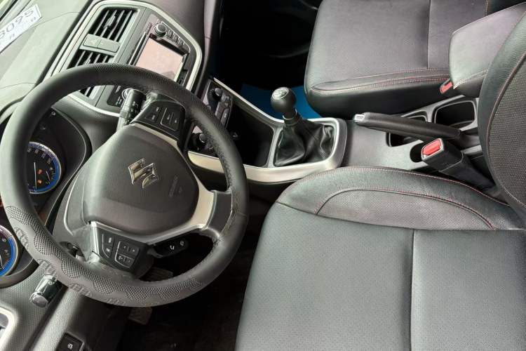 Used Suzuki S-Cross 2015 1.6L Manual Two-Wheel Drive Elite Model Interior 2