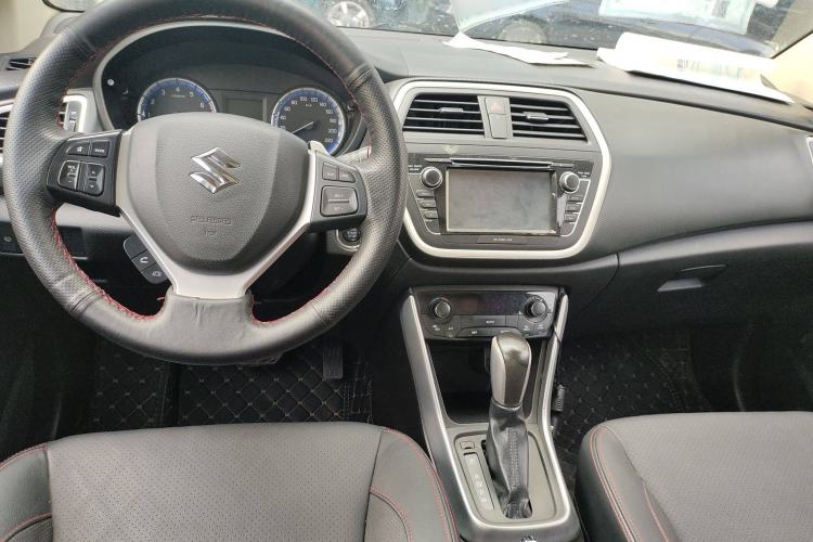 Used Suzuki S-Cross 2015 1.6L CVT Two-Wheel Drive Elite Version Interior 3