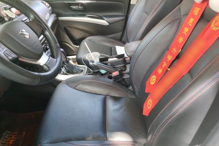 Used Suzuki S-Cross 2015 1.6L CVT Two-Wheel Drive Elite Version Interior 3