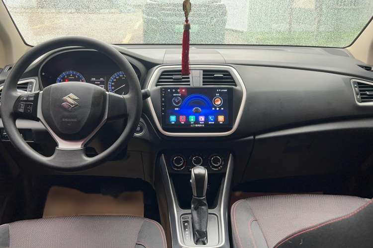 Used Suzuki S-Cross 2015 1.6L CVT Two-Wheel Drive Entry-Level Trim Interior 3