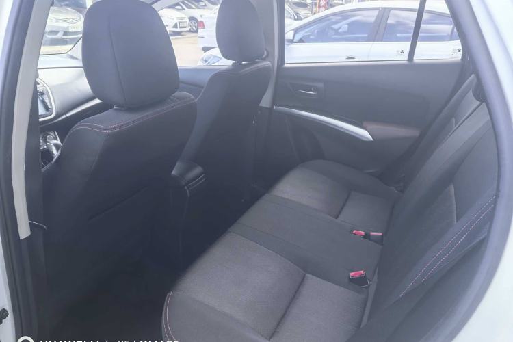 Used Suzuki S-Cross 2015 1.6L CVT Two-Wheel Drive Entry-Level Trim Interior 3