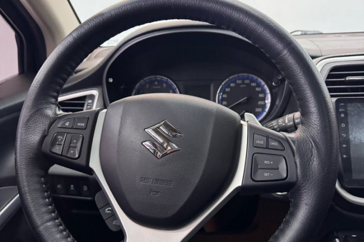 Used Suzuki S-Cross 2015 1.4T Automatic Two-Wheel Drive Prestige Model Interior 3
