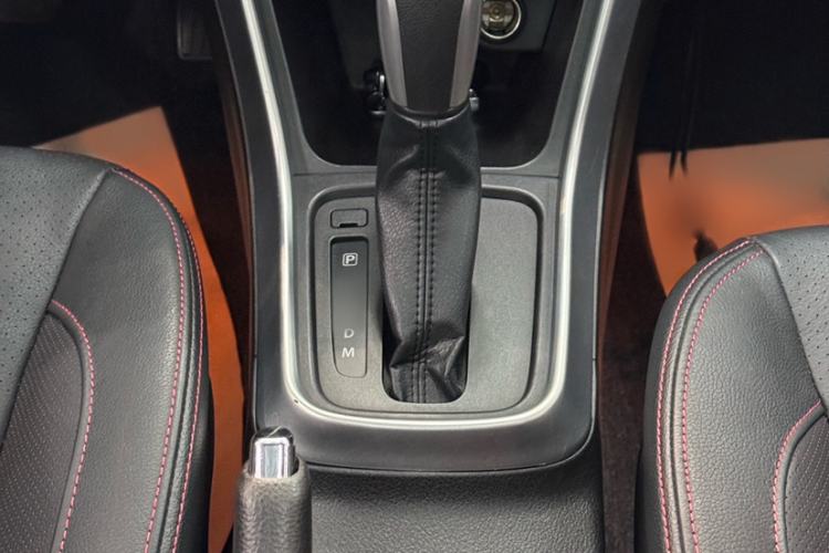 Used Suzuki S-Cross 2015 1.4T Automatic Two-Wheel Drive Prestige Model Interior 5