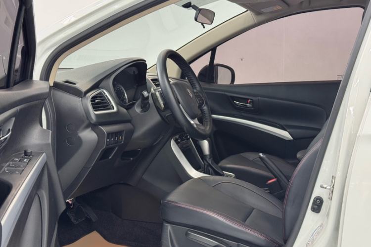 Used Suzuki S-Cross 2015 1.4T Automatic Two-Wheel Drive Prestige Model Interior 6