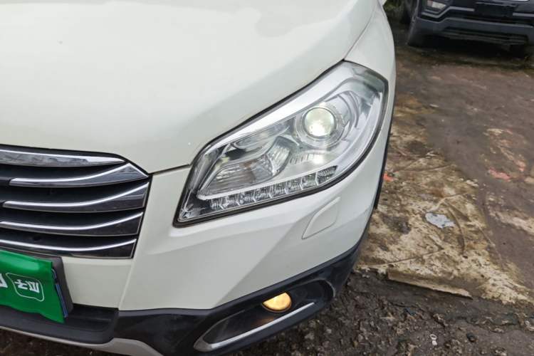Used Suzuki S-Cross 2015 1.6L CVT Four-Wheel Drive Elite Model Left Front Headlight