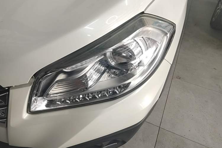 Used Suzuki S-Cross 2015 1.4T Automatic Two-Wheel Drive Prestige Model Left Front Headlight