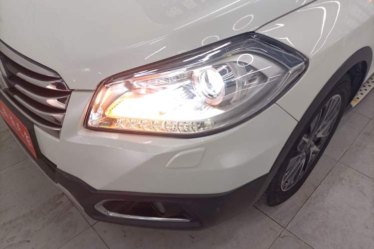 Used Suzuki S-Cross 2015 1.4T Automatic Two-Wheel Drive Prestige Model Left Front Headlight