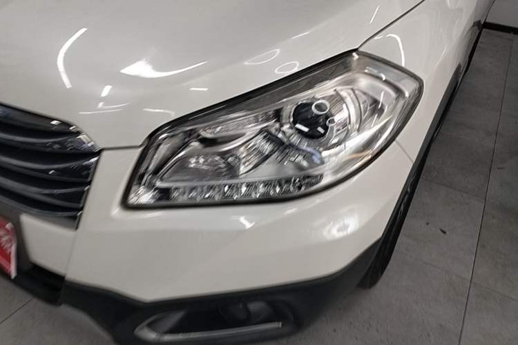 Used Suzuki S-Cross 2015 1.4T Automatic Two-Wheel Drive Prestige Model Left Front Headlight