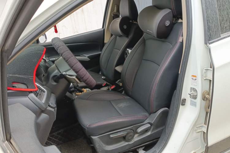Used Suzuki S-Cross 2015 1.6L CVT Four-Wheel Drive Elite Model Left Front Seat