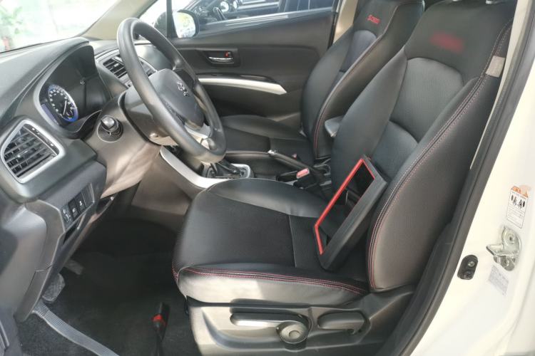 Used Suzuki S-Cross 2015 1.6L CVT Two-Wheel Drive Entry-Level Trim Left Front Seat