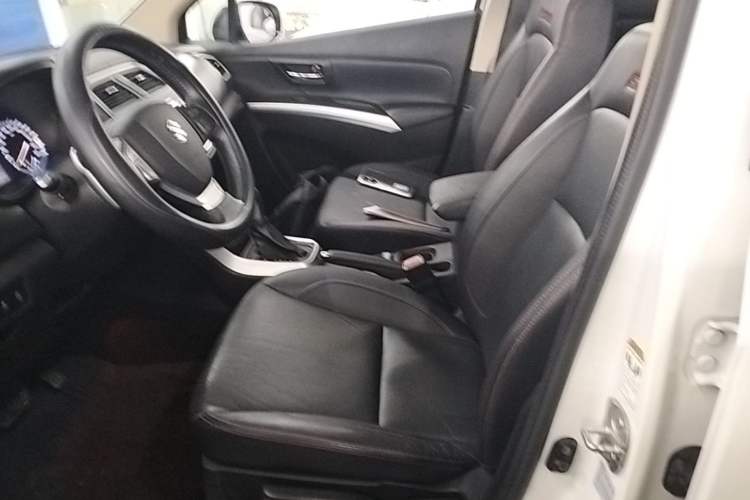 Used Suzuki S-Cross 2015 1.4T Automatic Two-Wheel Drive Prestige Model Left Front Seat