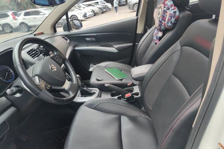 Used Suzuki S-Cross 2015 1.6L CVT Two-Wheel Drive Elite Version Left Front Seat