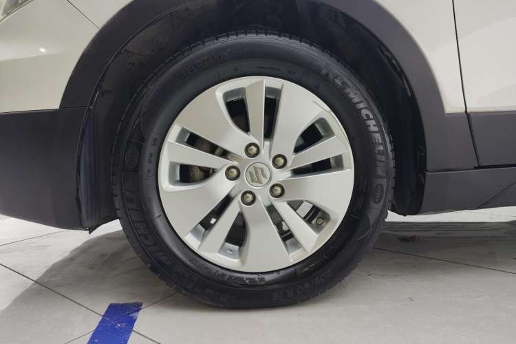 Used Suzuki S-Cross 2015 1.6L CVT Two-Wheel Drive Entry-Level Trim Left Front Wheel Hub