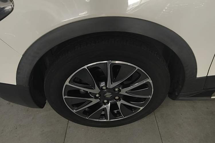 Used Suzuki S-Cross 2015 1.4T Automatic Two-Wheel Drive Prestige Model Left Front Wheel Hub