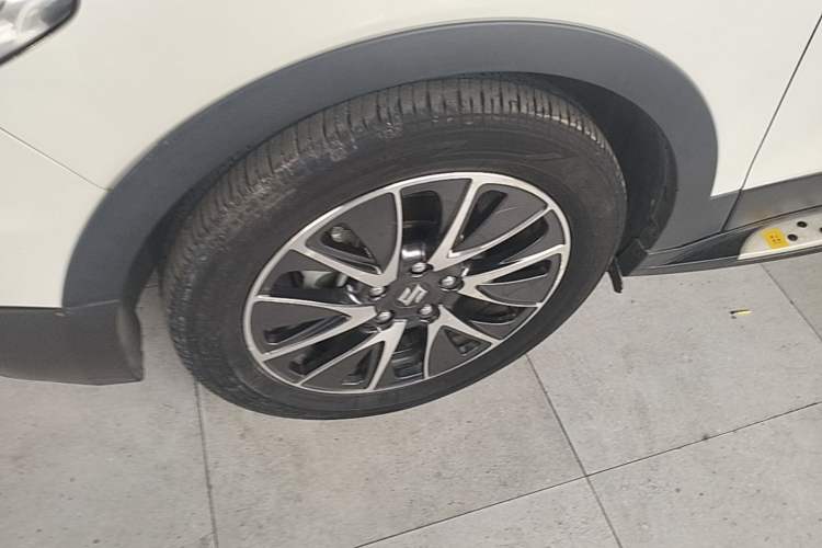 Used Suzuki S-Cross 2015 1.4T Automatic Two-Wheel Drive Prestige Model Left Front Wheel Hub