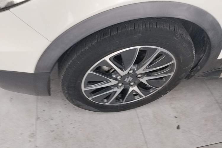Used Suzuki S-Cross 2015 1.4T Automatic Two-Wheel Drive Prestige Model Left Front Wheel Hub