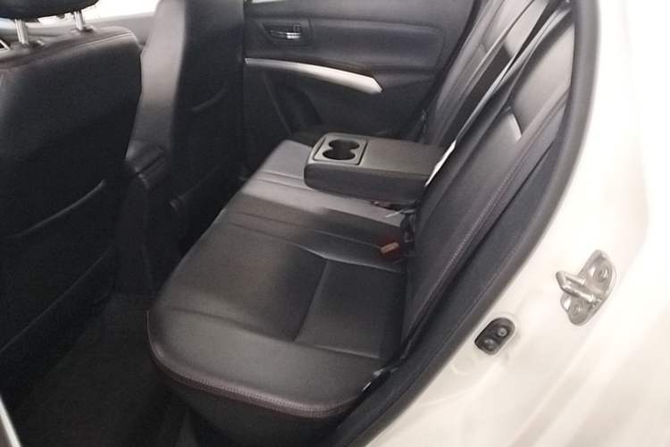 Used Suzuki S-Cross 2015 1.4T Automatic Two-Wheel Drive Prestige Model Left Rear Seat