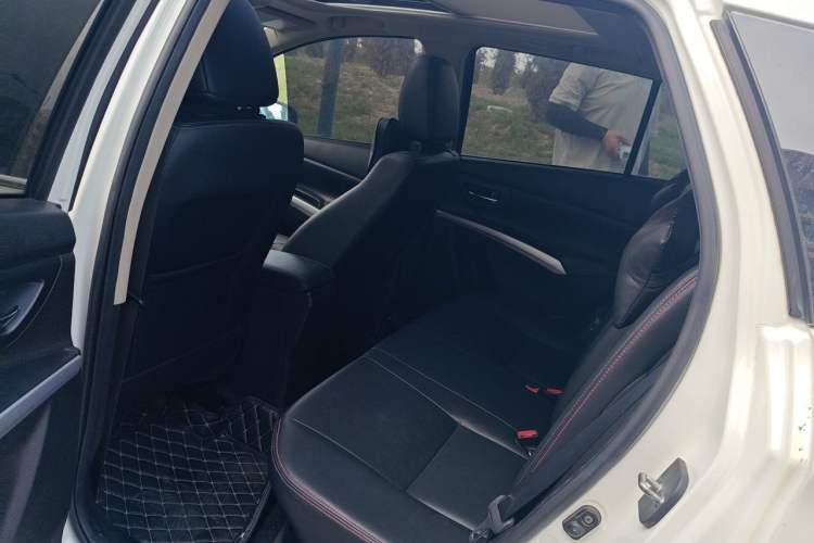 Used Suzuki S-Cross 2015 1.6L CVT Two-Wheel Drive Elite Version Left Rear Seat