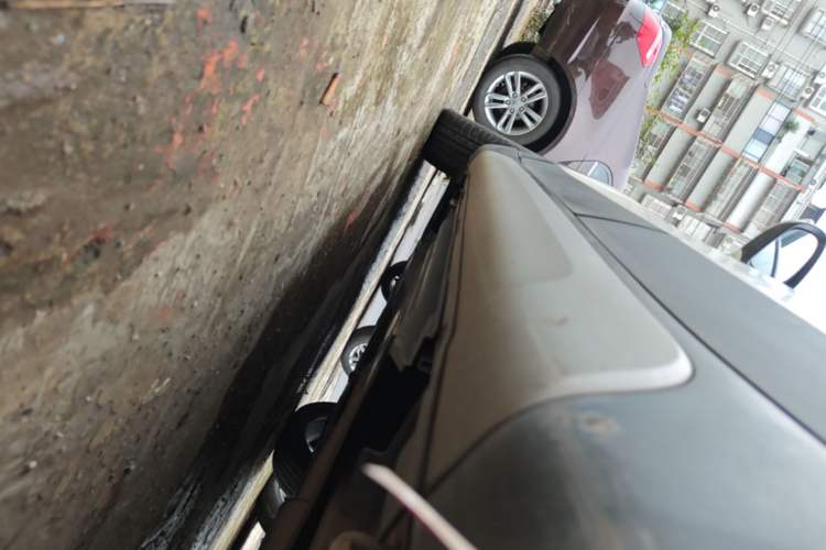 Used Suzuki S-Cross 2015 1.6L CVT Four-Wheel Drive Elite Model Left Side Sill