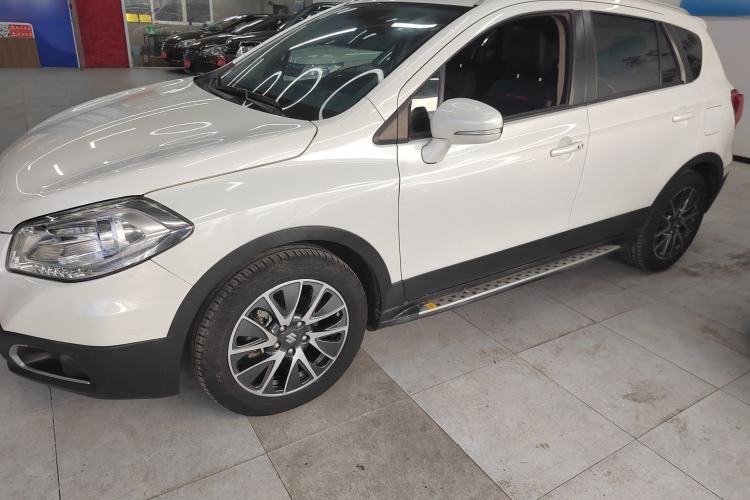 Used Suzuki S-Cross 2015 1.4T Manual Two-Wheel Drive Prestige Model Left Side