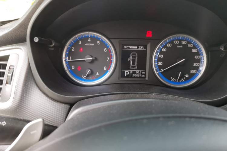 Used Suzuki S-Cross 2015 1.6L CVT Four-Wheel Drive Elite Model Odometer Close Up