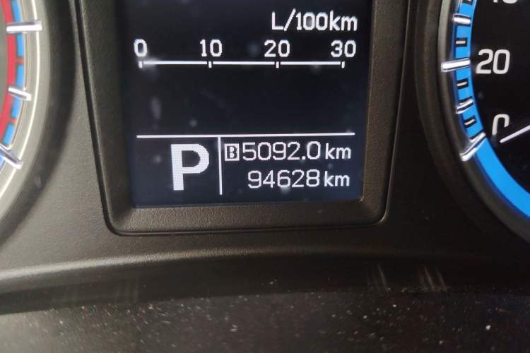 Used Suzuki S-Cross 2015 1.6L CVT Two-Wheel Drive Entry-Level Trim Odometer Close Up