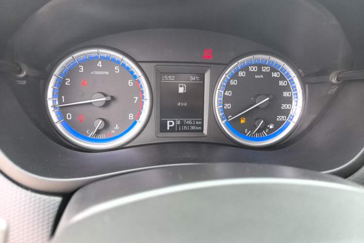 Used Suzuki S-Cross 2015 1.4T Automatic Two-Wheel Drive Prestige Model Odometer Close Up
