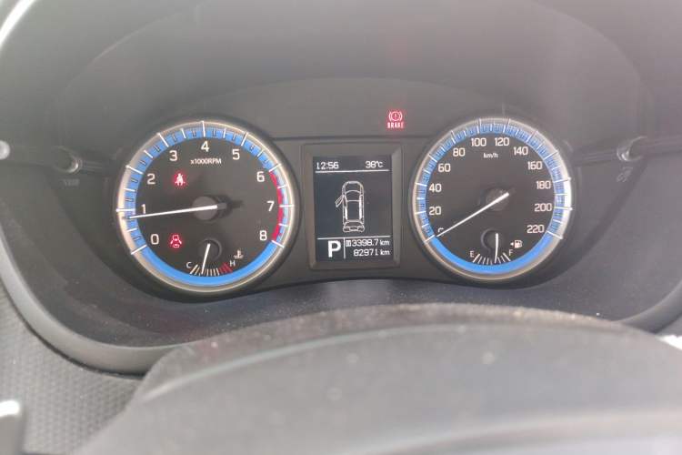 Used Suzuki S-Cross 2015 1.6L CVT Two-Wheel Drive Elite Version Odometer Close Up