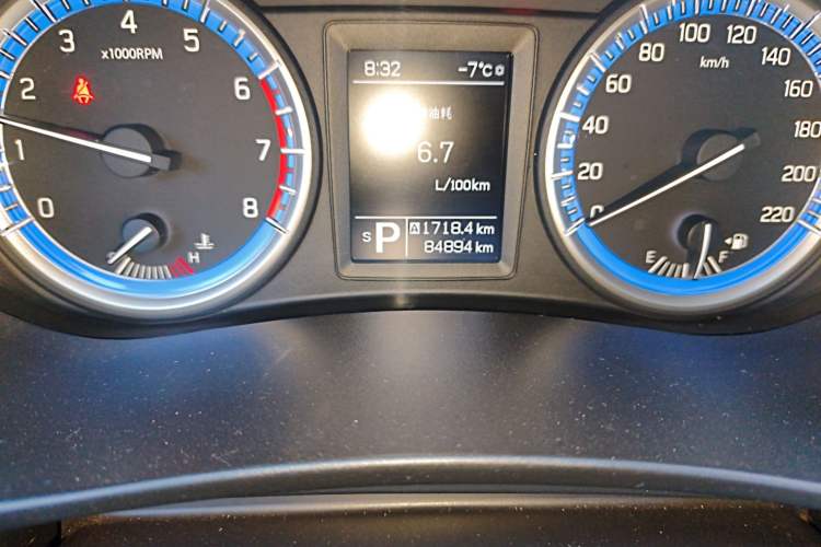 Used Suzuki S-Cross 2015 1.6L CVT Two-Wheel Drive Entry-Level Trim Odometer Close Up