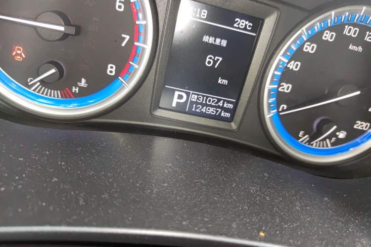 Used Suzuki S-Cross 2015 1.6L CVT Two-Wheel Drive Elite Version Odometer Close Up