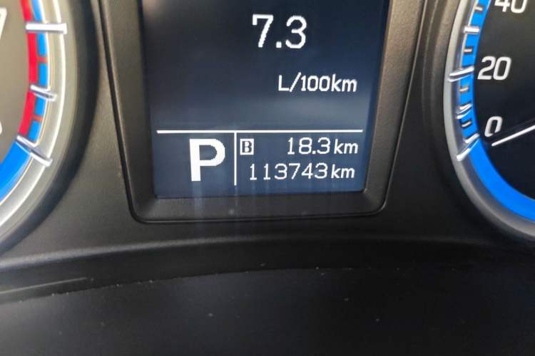 Used Suzuki S-Cross 2015 1.4T Automatic Two-Wheel Drive Prestige Model Odometer Close Up
