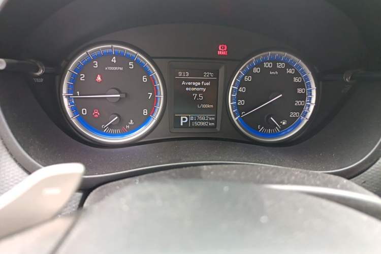 Used Suzuki S-Cross 2015 1.6L CVT Two-Wheel Drive Elite Version Odometer Close Up