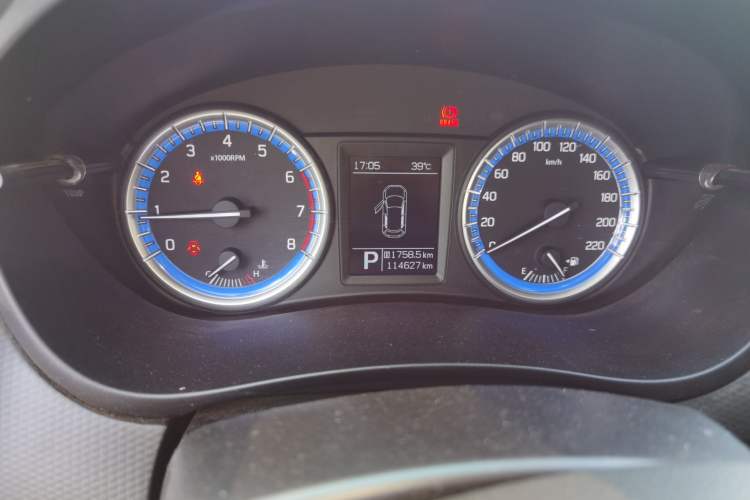 Used Suzuki S-Cross 2015 1.4T Automatic Two-Wheel Drive Prestige Model Odometer Close Up