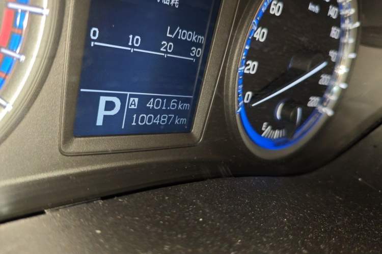 Used Suzuki S-Cross 2015 1.4T Automatic Two-Wheel Drive Prestige Model Odometer Close Up