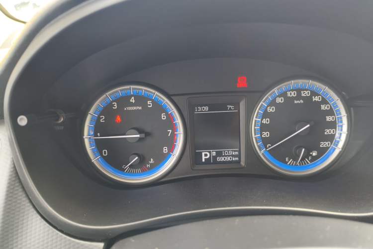 Used Suzuki S-Cross 2015 1.6L CVT Two-Wheel Drive Entry-Level Trim Odometer Close Up