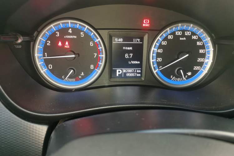 Used Suzuki S-Cross 2015 1.6L CVT Two-Wheel Drive Entry-Level Trim Odometer Close Up
