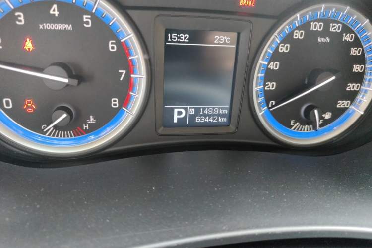 Used Suzuki S-Cross 2015 1.6L CVT Two-Wheel Drive Elite Version Odometer Close Up