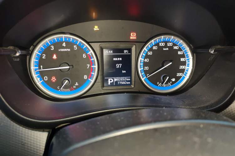 Used Suzuki S-Cross 2015 1.6L CVT Two-Wheel Drive Entry-Level Trim Odometer Close Up