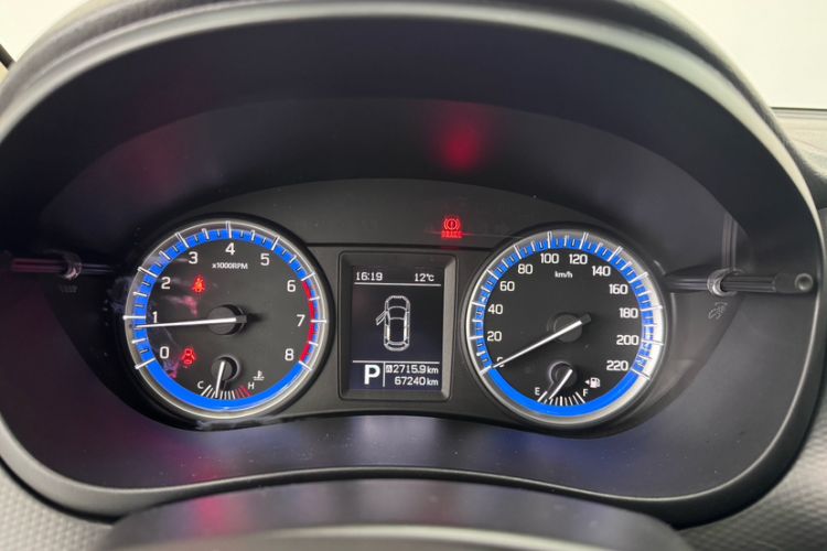Used Suzuki S-Cross 2015 1.4T Automatic Two-Wheel Drive Prestige Model Odometer Close Up