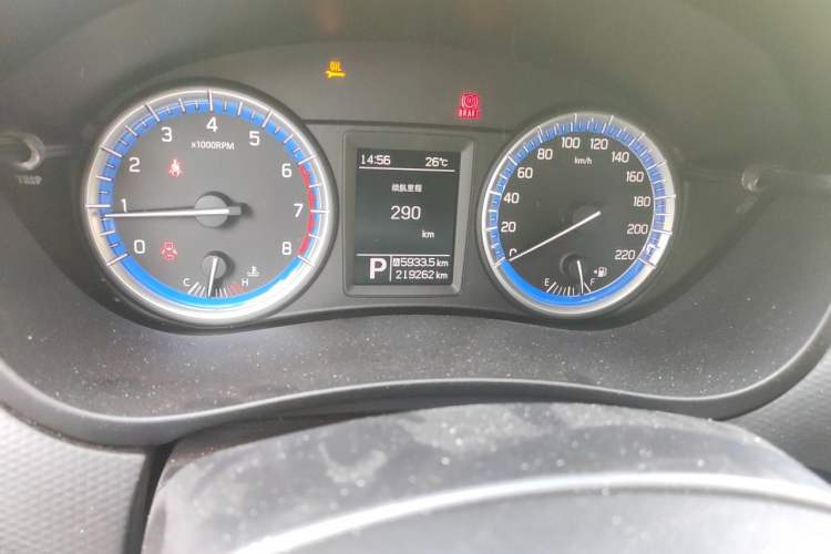 Used Suzuki S-Cross 2015 1.6L CVT Two-Wheel Drive Elite Version Odometer Close Up