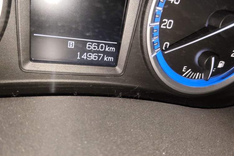Used Suzuki S-Cross 2015 1.4T Manual Two-Wheel Drive Prestige Model Odometer Close Up