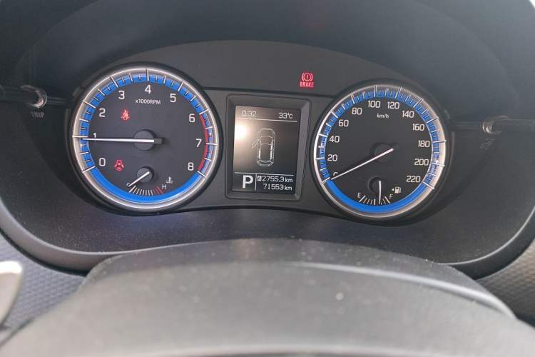 Used Suzuki S-Cross 2015 1.6L CVT Two-Wheel Drive Elite Version Odometer Close Up
